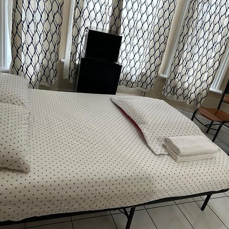 586 Hotel 토론토 외부 사진